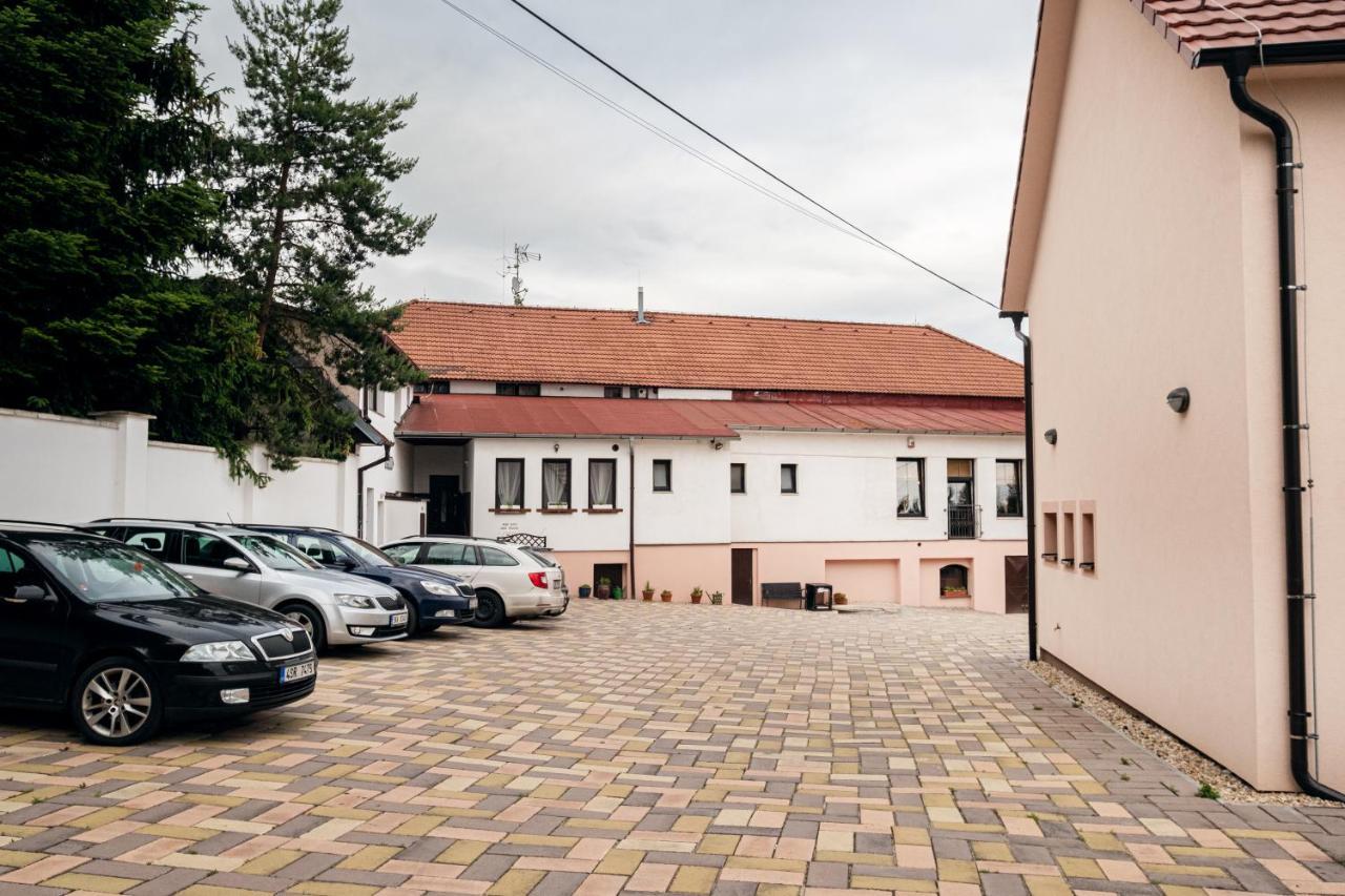 Hotel U Cisare Mirosovice Exterior photo